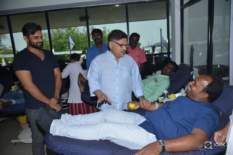 Ram-Charan-Birthday-Celebrations-At-Chiranjeevi-Blood-Bank